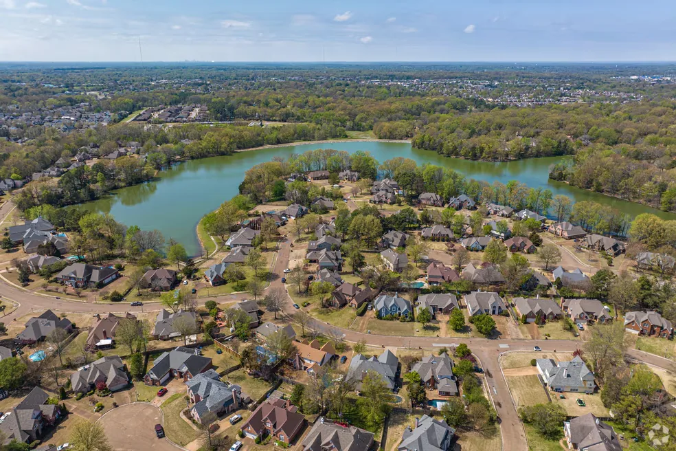Cordova Tennessee neighborhood and lake area
